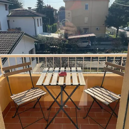 アパート Tiny House X2